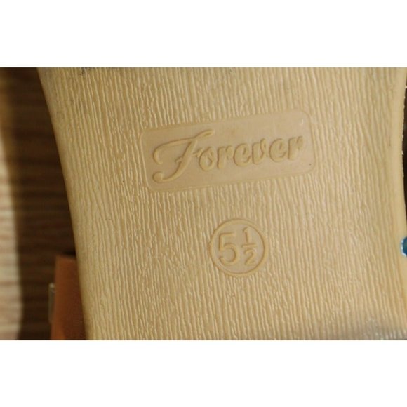 New Tan Strap Gold Studded Gladiator Forever Sandals Size: 5" 1/2 - Picture 7 of 7